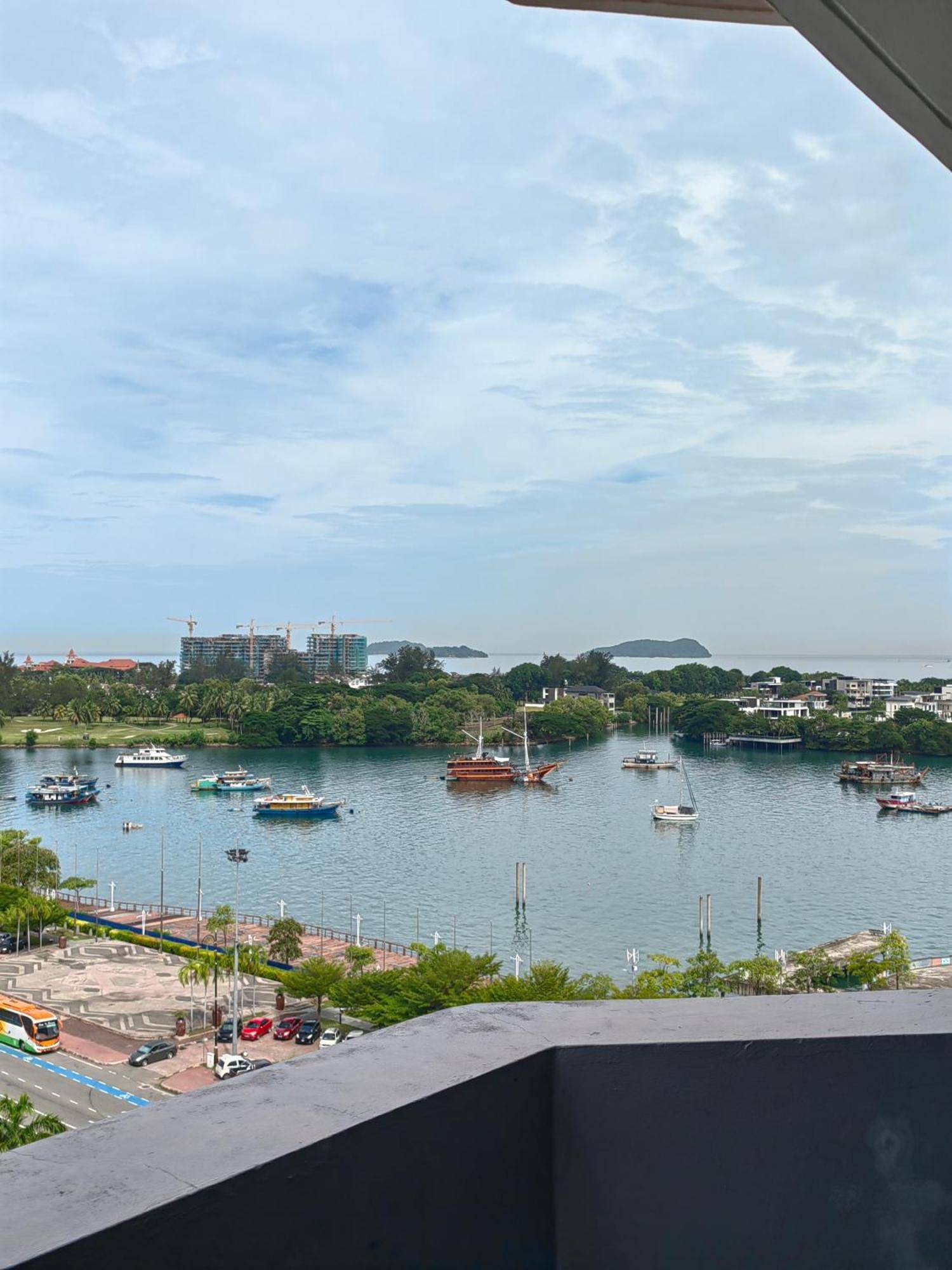 Town Condo - Marina Court Kota Kinabalu Exterior photo