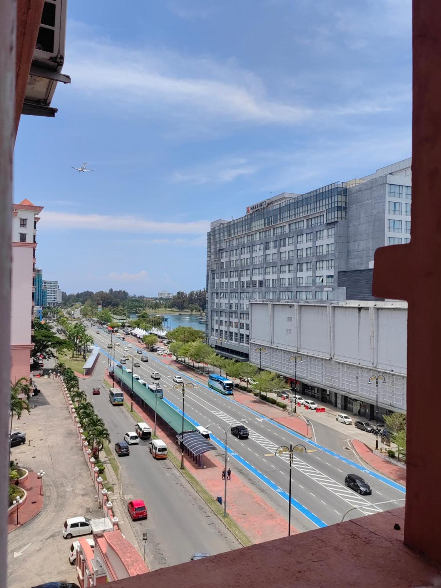 Town Condo - Marina Court Kota Kinabalu Exterior photo