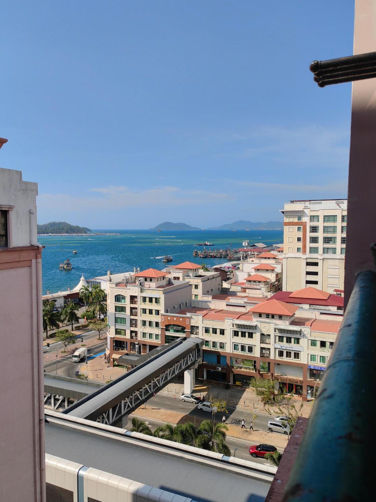 Town Condo - Marina Court Kota Kinabalu Exterior photo